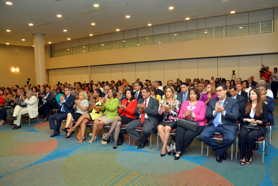 Vista de los asistentes al acto de lanzamiento del programa de fortalecimiento a la calidad de las MIPYMES.