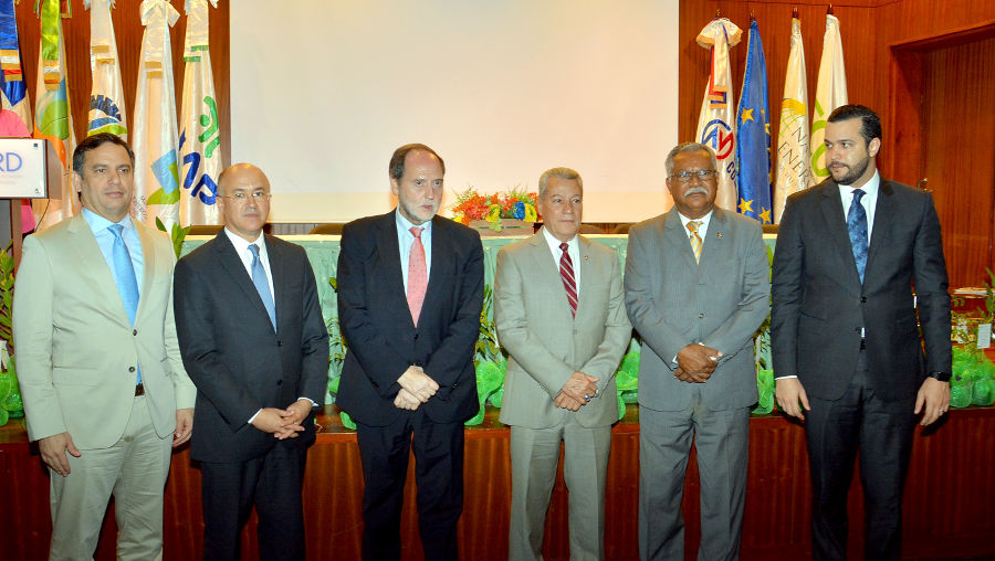 Henry Molina, Francisco Domínguez Brito, Alberto Navarro, Nelson Toca Simó, Ernesto Reyna y Rafael Paz.