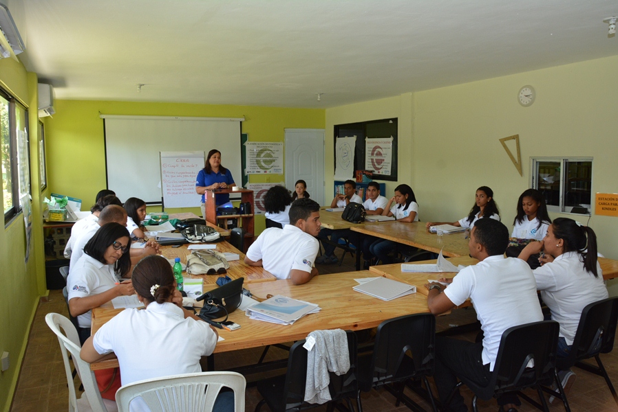 En el seminario  participaron 30 jóvenes y se llevó a cabo durante seis días en el Liceo científico Miguel Canela.