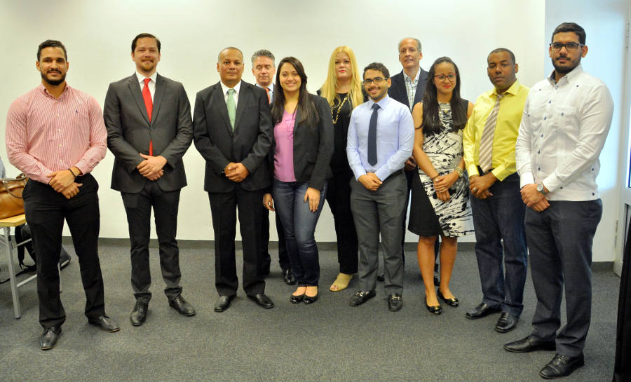 Representantes de las diferentes instituciones durante la actividad efectuada en el  Centro de Exportaciones e Inversión de la República Dominicana (CEI-RD).