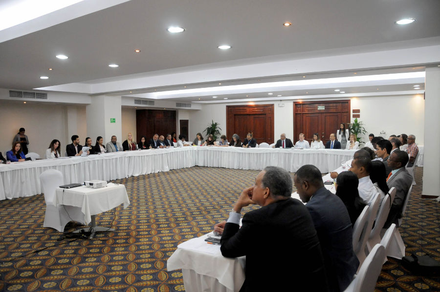 Un total de quince instituciones públicas y privadas participaron en el segundo encuentro sobre políticas industriales.