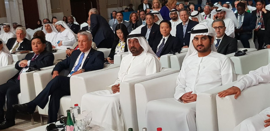 El ministro NelsonToca Simó junto al  Sheik Mohammed Bin Rashid Al Maktoum, Vicepresidente y primer ministro de los Emiratos Árabes Unidos y Rey de Dubai durante el acto inaugural del encuentro. 