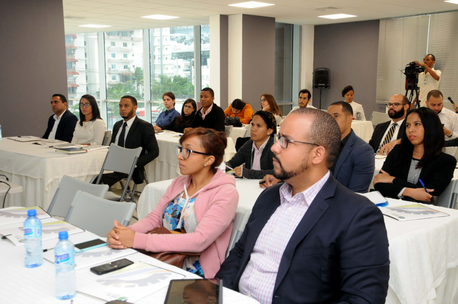  En el taller participaron abogados del área comercial interesados en conocer a fondo la dinámica jurídica del mundo del emprendimiento y las buenas prácticas de Centroamérica y el Caribe.