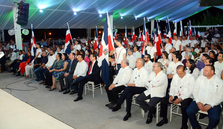 Parte del público que se dio cita al acto de apertura de la Expo Cibao 2018, en Santiago. 