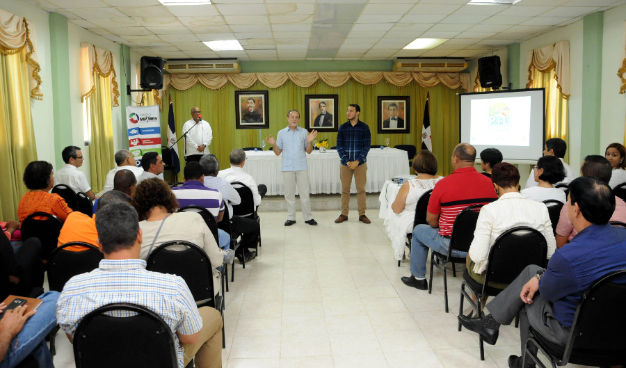 Ignacio Méndez e Iván Cruz explicaron los detalles de implementación del proyecto.