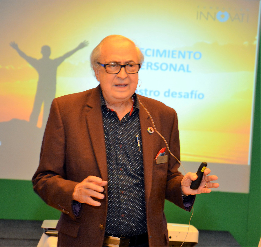 Luis Sánchez Noble, presidente de la Fundación Innovati, explicó los aspectos que debe evaluar una persona para emprender e innovar en su mipyme.