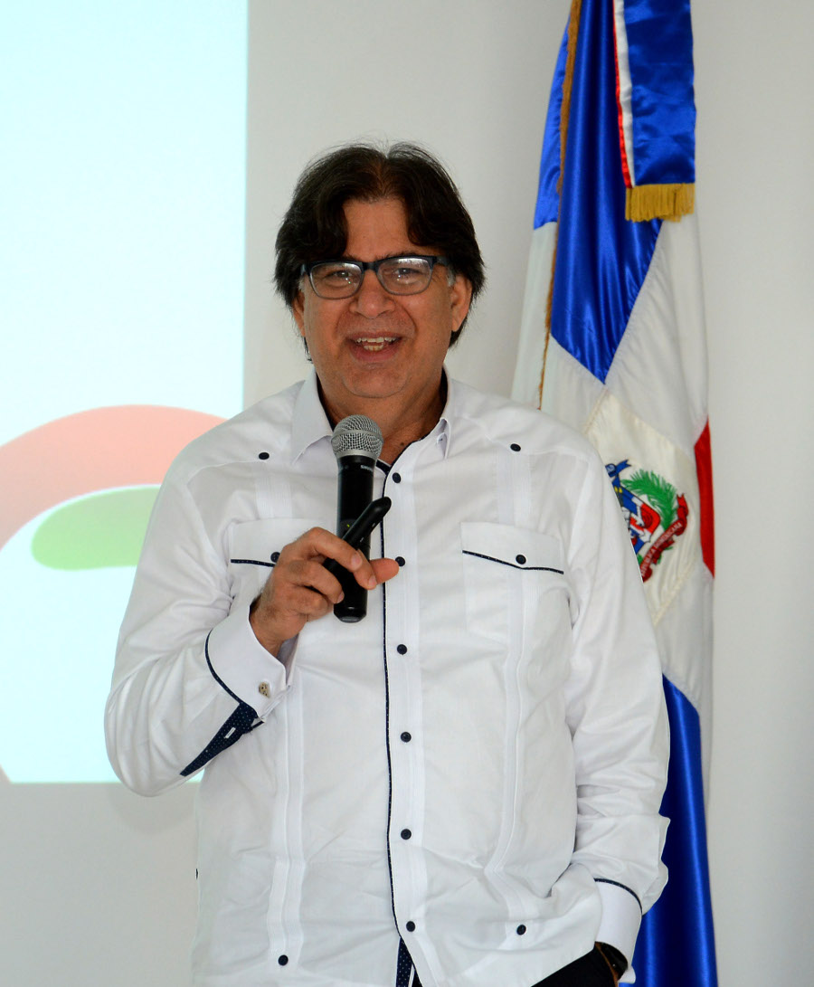 El director de Emprendimiento del MICM, José Miguel Checo, tuvo a su cargo la presentación del Fondo.
