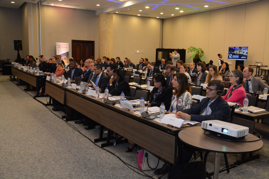 Parte de los representantes de más de 80 países de América Latina, África y Asia  que asistieron a la apertura de la segunda Reunión Regional entre Períodos de Sesiones el Grupo de Trabajo III de la Comisión de las Naciones Unidas para el Derecho Mercantil Internacional (CNUDMI).  