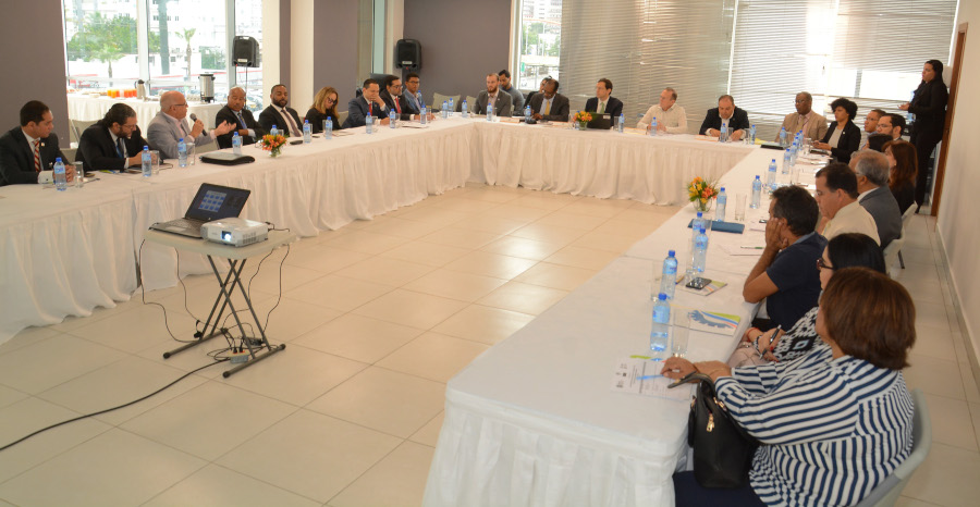 Al encuentro asistieron representantes de más de diez entidades financieras y organizaciones de productores de lácteos del país.