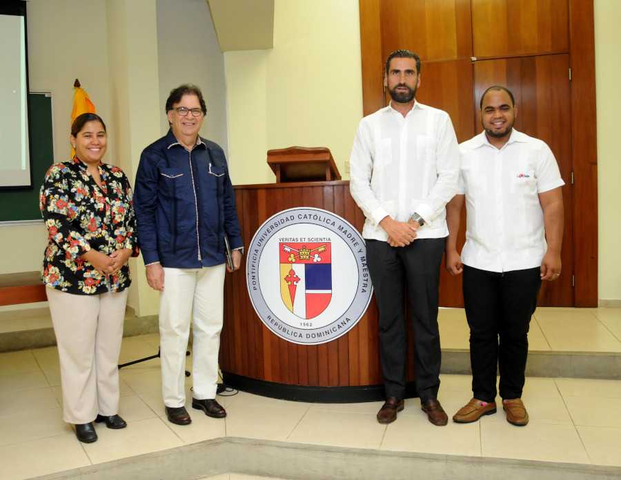 Desde la izquierda, Patricia Acosta, José Miguel Checo, Iñaki Ortega Y Alan Fernández. 