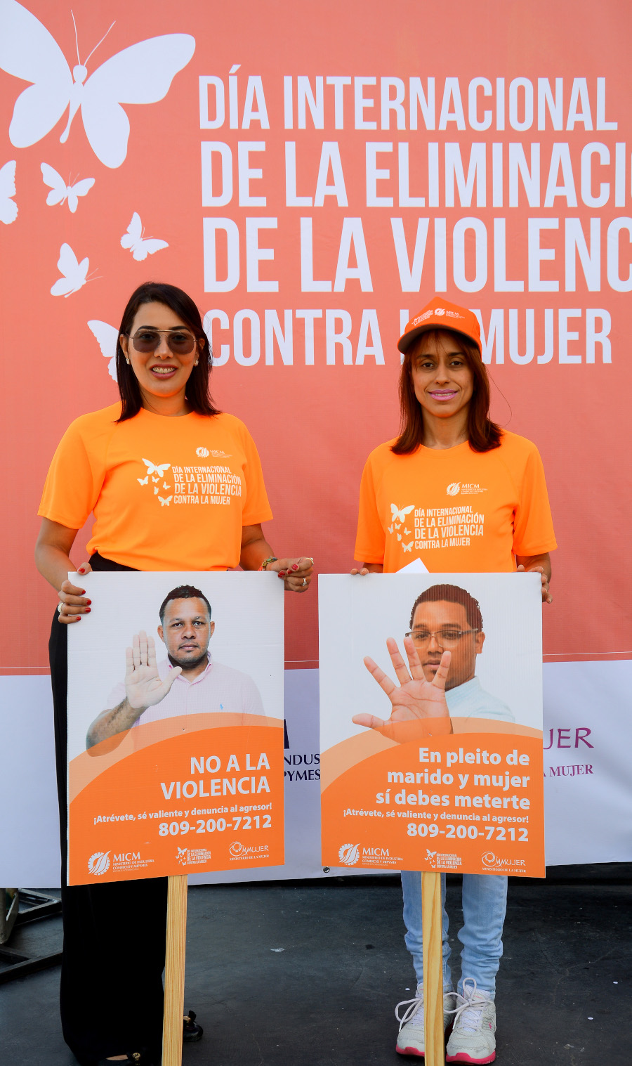  Bianca Fajar, directora de Recursos Humanos, junto a Raquel Montás, encargada del Departamento violencia contra la mujer.