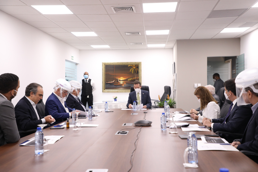 Una vista de la reunión con el comité de la Mesa Presidencial de Industrialización, que se reunión en la sede del MICM.