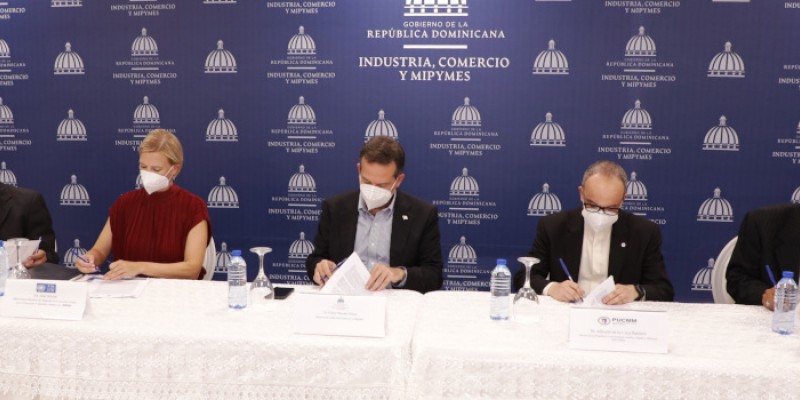 MICM, PNUD, IIBI y ONAPI firman acuerdo para poner en marcha Centro de Prototipado