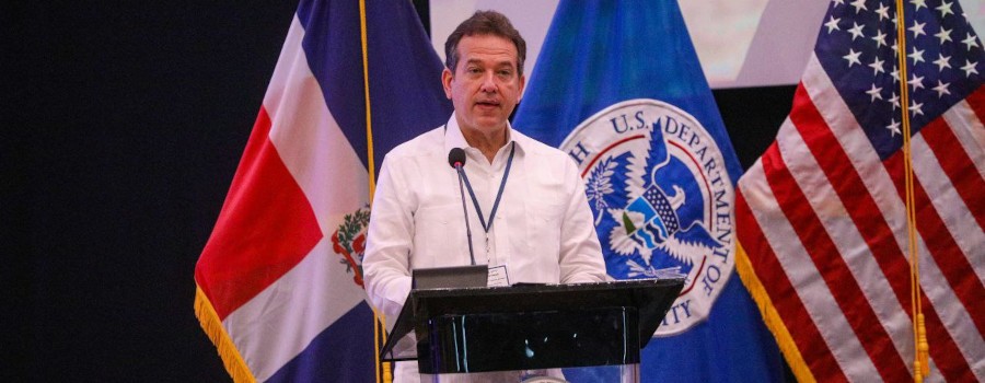 Ministro Bisonó afirma Gobierno dominicano enfrenta ilícitos de forma articulada y contundente