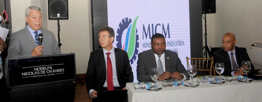 Representantes de diversos países participan de taller internacional del MICM sobre exportación de servicios