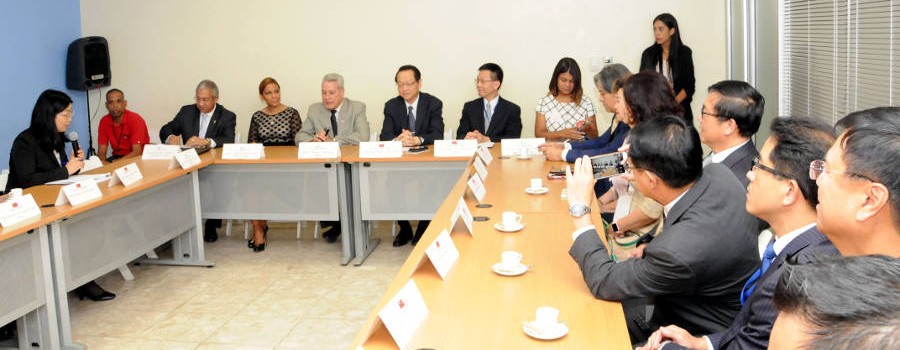 Ministro Toca Simó aborda con empresarios de Taiwán posibles inversiones en RD