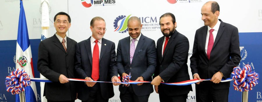 MICM abre Centro MIPYMES en alianza con Barna Business School