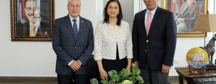 Toca Simó recibe Embajadora Dominicana en Viena