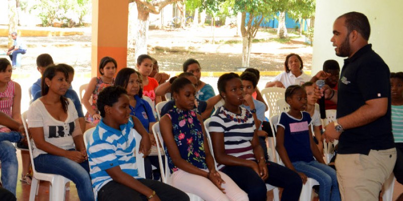 MICM capacita en emprendimiento a niños y jóvenes de Hogar Mercedes de Jesús Hermanas Marianita
