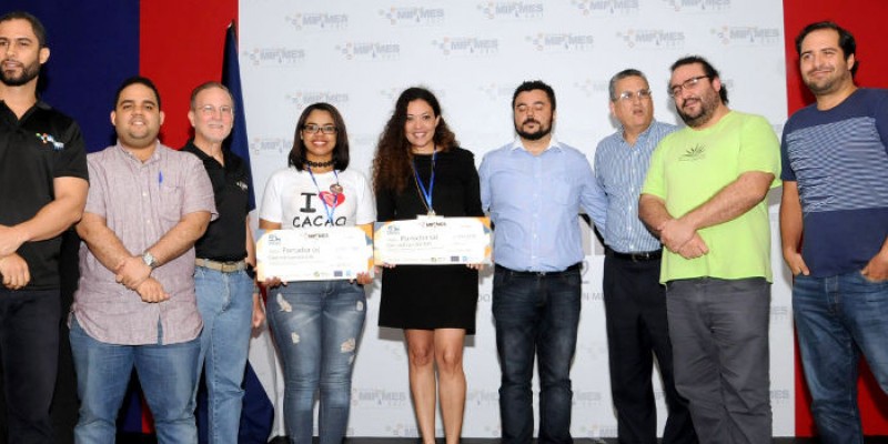 MICM entrega 200 mil pesos a ganadores de la iniciativa 50H Laboratorio Emprendedor