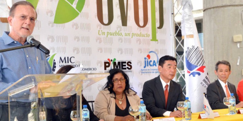 MIC y JICA inauguran Segunda Feria Navideña OVOP  con la participación de productores y comerciantes de El Seibo y Montecristi