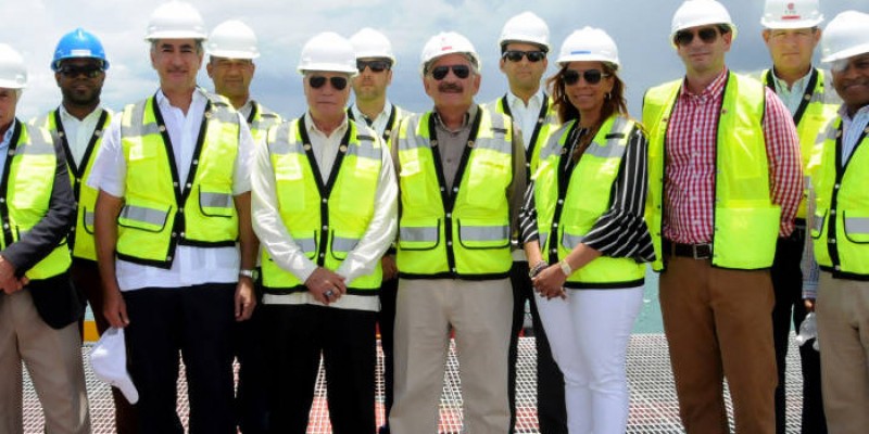 Ministro Toca Simó visita modernas instalaciones de planta de combustibles Coastal