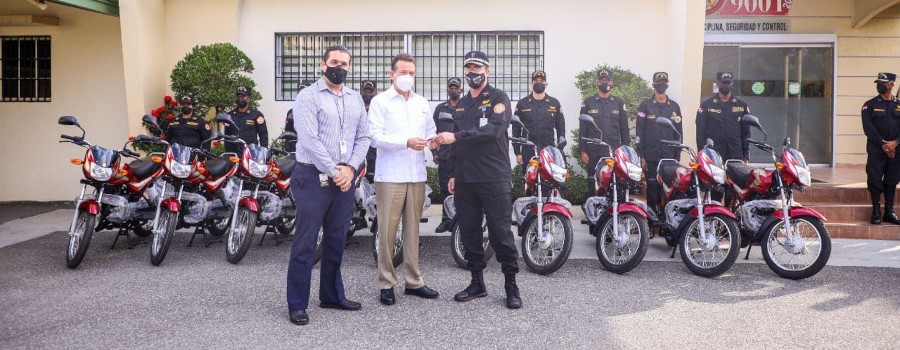 CECCOM recibe donación de 10 motocicletas para fortalecer el combate al ilícito