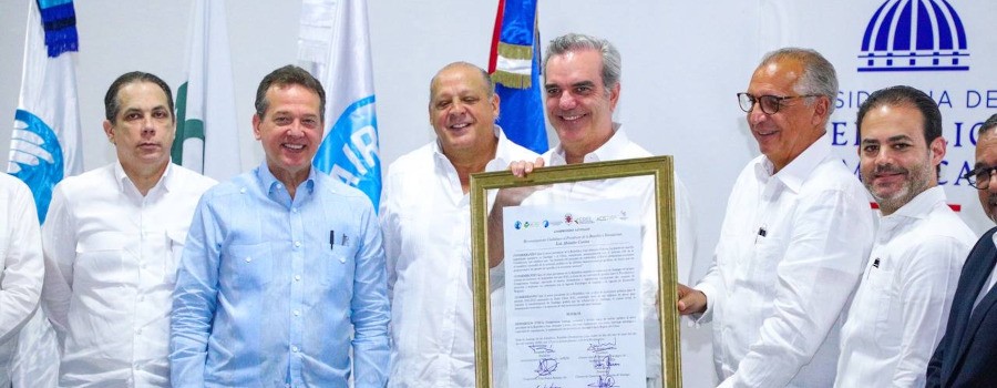 Empresarios reconocen al presidente Luis Abinader por estrategia para reactivar industrias en Santiago y el Cibao