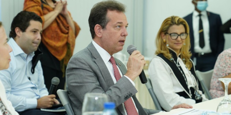 Ministro Bisonó recibe a inversionistas canadienses; destaca seguridad jurídica y buen clima de inversión de RD