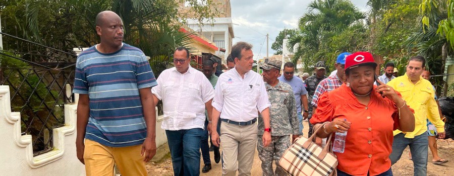 Ito Bisonó recorre La Romana para entregar más de 30 toneladas de ayuda