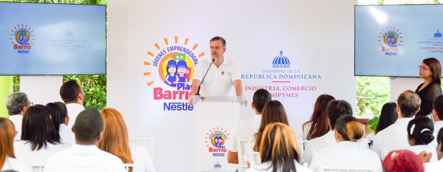 MICM y Nestlé entregan certificados a último grupo beneficiados del programa Plan Barrio MICM - Nestlé