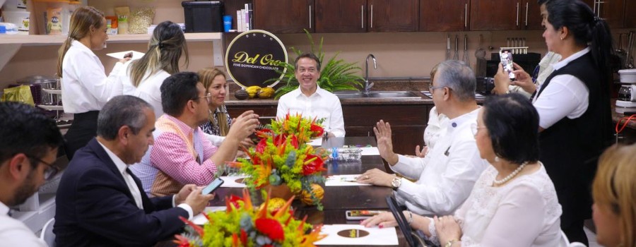 Ministro Víctor Bisonó brinda a través del MICM apoyo a la fábrica “Del Oro Chocolate” de Puerto Plata