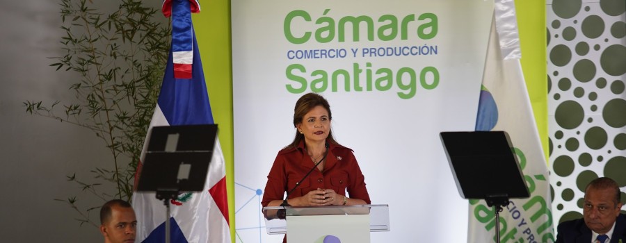 Vicepresidenta Raquel Peña y ministro Bisonó en almuerzo empresarial resaltan aportes de Santiago y la región Norte 