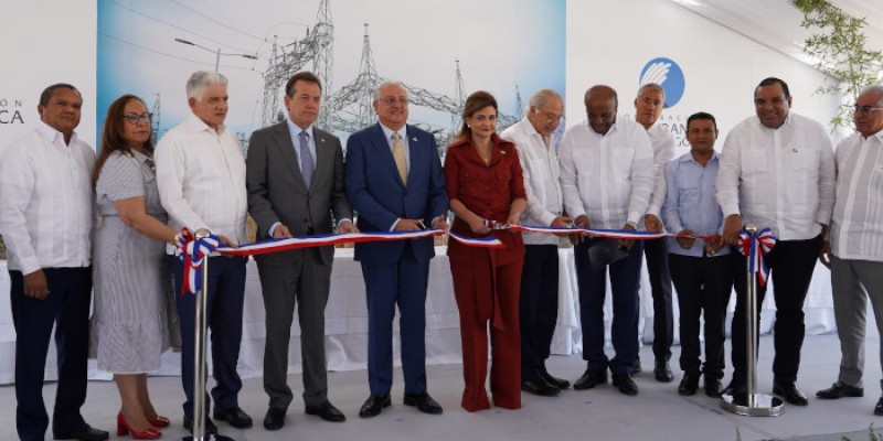 Vicepresidenta Raquel Peña y ministro Bisonó inauguran nueva subestación eléctrica del complejo PIVEM en Santiago