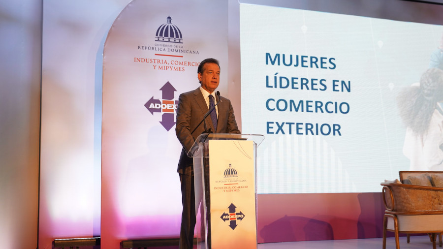 Ministro Bisonó afirma Gobierno facilita participación de la mujer en las exportaciones