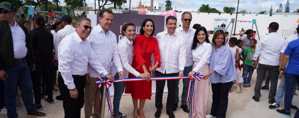 Primera dama, MICM y Banco Popular inauguran Parque Los Girasoles en el DN