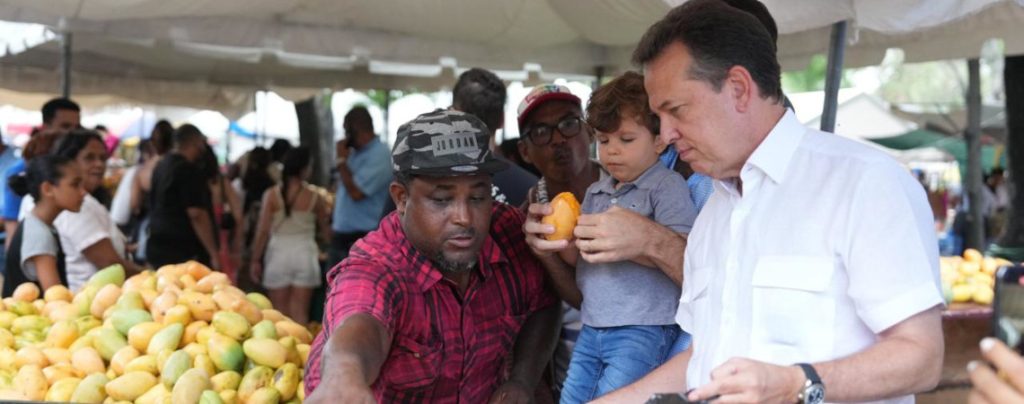 Ministro Bisonó visita “Expo Mango 2024” y destaca potencial del mango como fuente de empleo y de crecimiento económico para el país